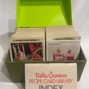 Vintage Betty Crocker Recipe Card Library Box 1971 Avocado Green 100’s of recipe